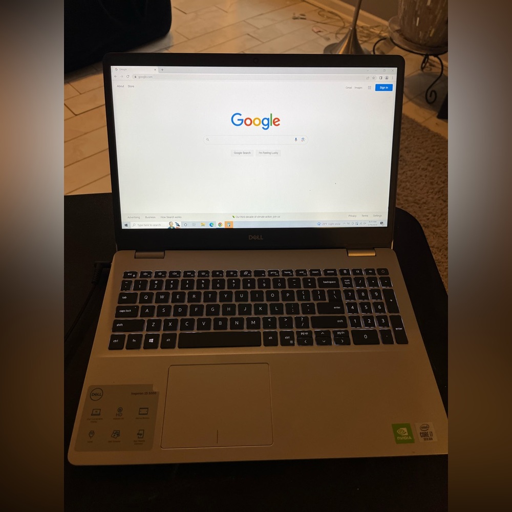 DELL Laptop for sale ! Great condition!
